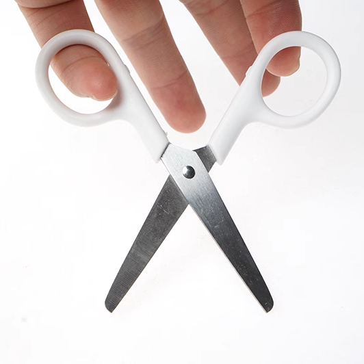 Child-size Stainless Scissors White with Cap